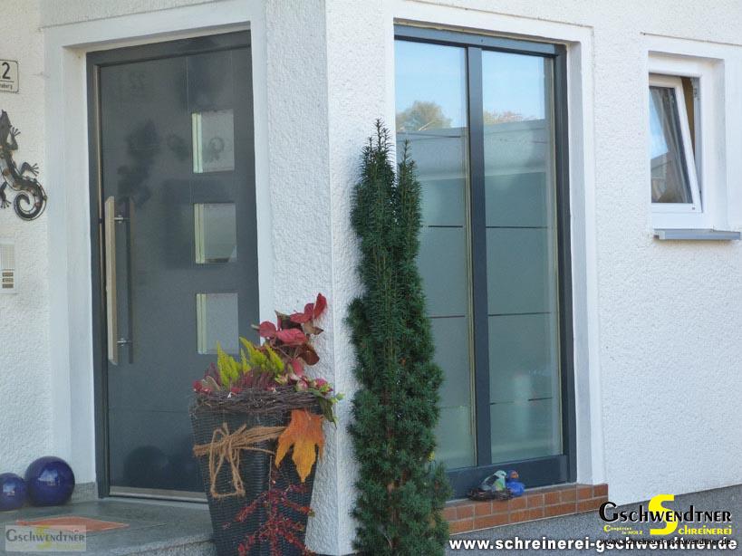 102-haustuer-mit-seitenteil Aussentüren