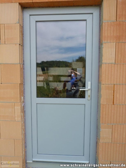 103-aussentuer-mit-fenster