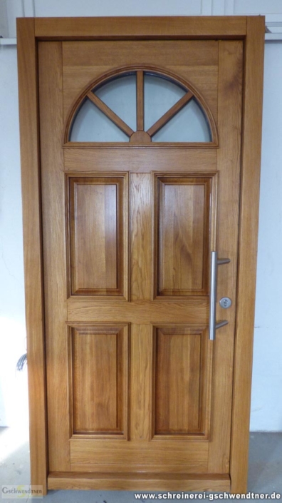 115-haustuer-mit-vertaefelung