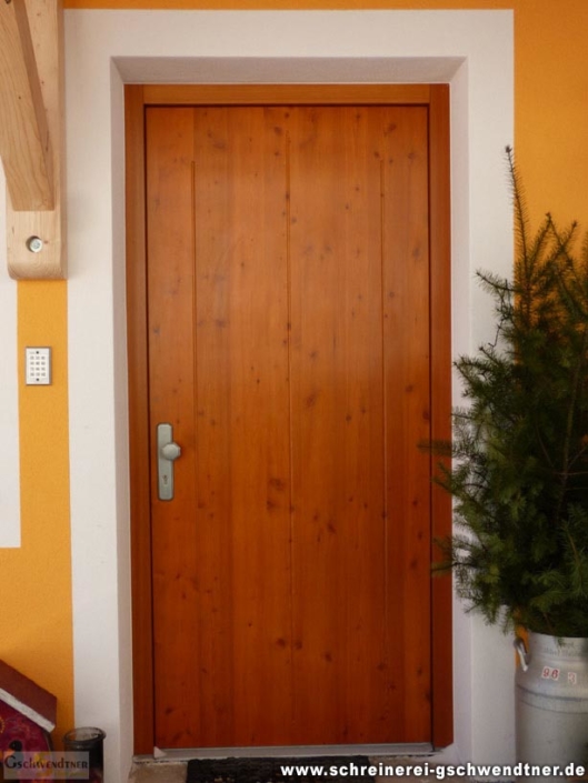 120-nebeneinganstuere-aus-holz