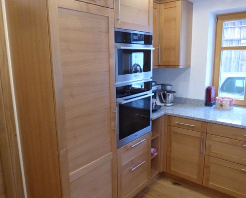 028a-massivkueche-in-kirschbaum