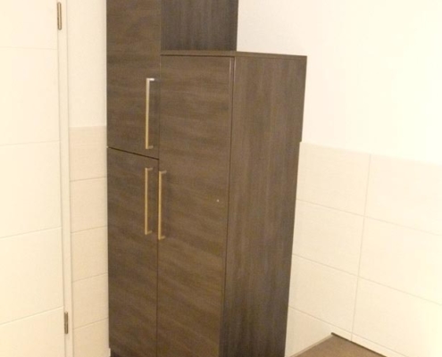 043a-badschrank