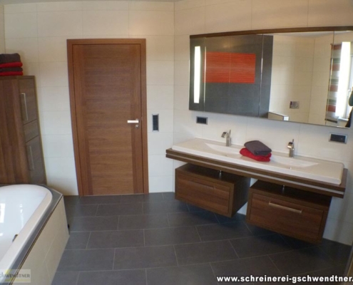 045-badmoebel-nussbaum