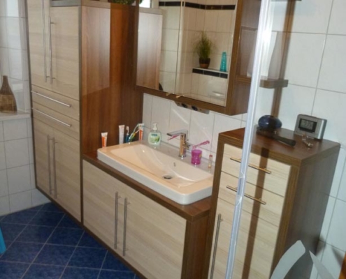 046-badschrank-mit-aufsetzbecken