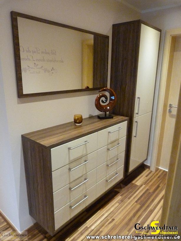 046-garderobe-mit-spiegel-und-schrank