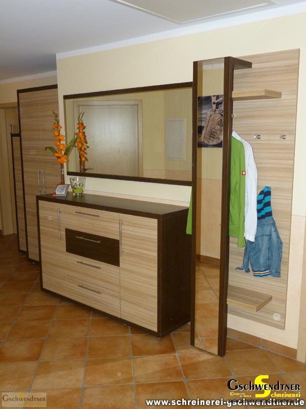 050-garderobe-mit-spiegel