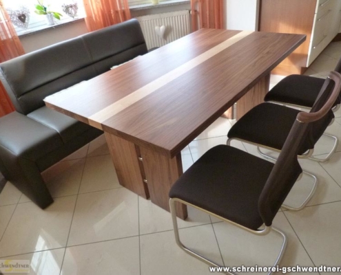 061-esstisch-aus-holz