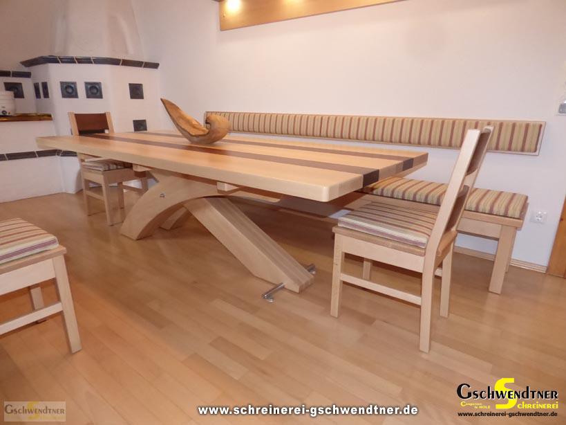 072b-esstisch-mit-geschwungenen-füssen-in-buche
