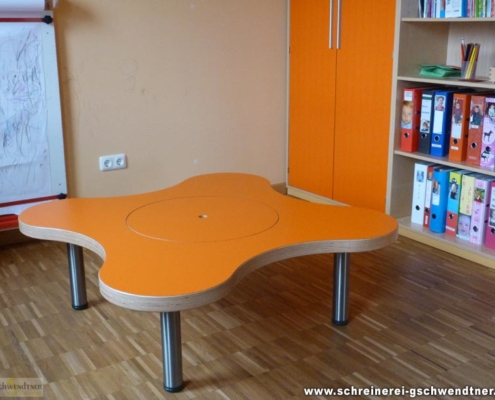 001h-kindergarten-spieltisch-mit-wanne