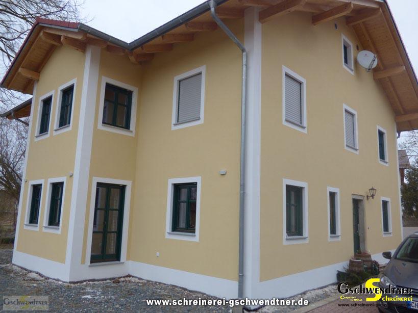 025-fenster-in-fichte-grün-lackiert