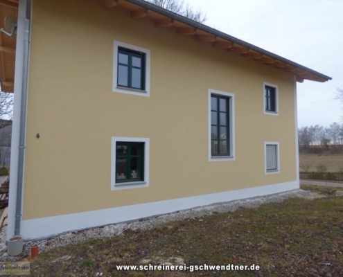 025d-fenster-in-fichte-grün-lackiert