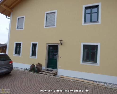 025e-fenster-in-fichte-grün-lackiert