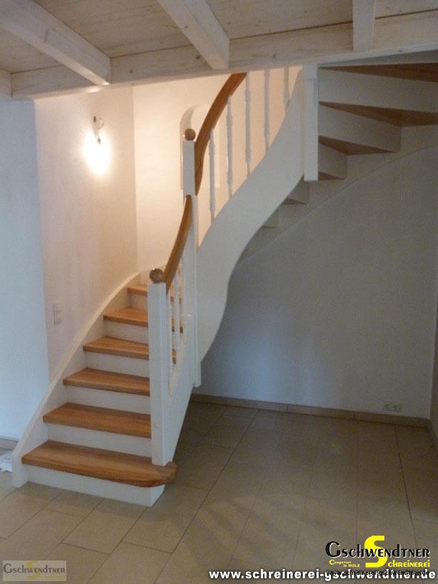 029a-holztreppe-weiss