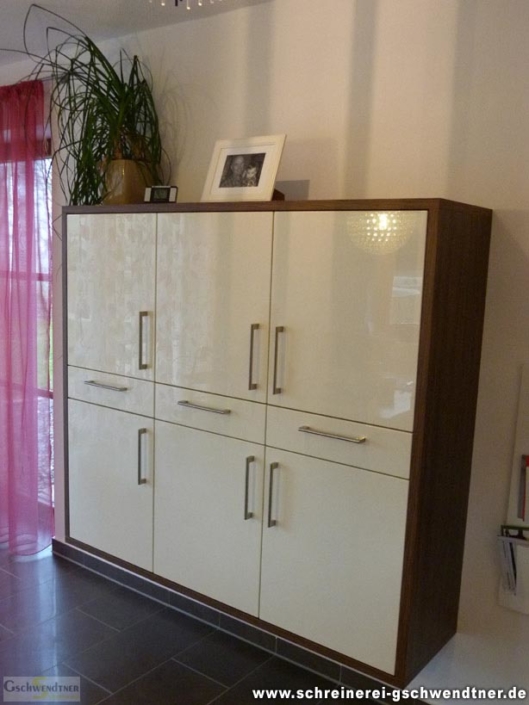 061-wohnzimmerschrank