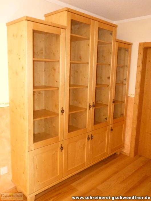 067-vitrine-in-fichte