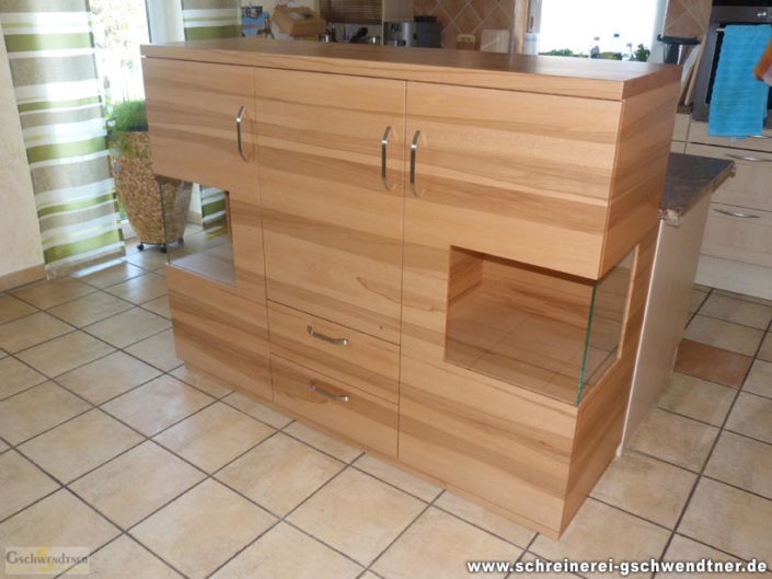 068-wohnzimmerschrank-in-kernbuche