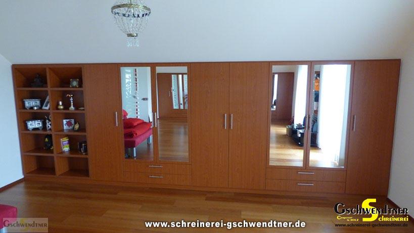 072a-einbauschrank-mit-glasvitrine-und-spiegel