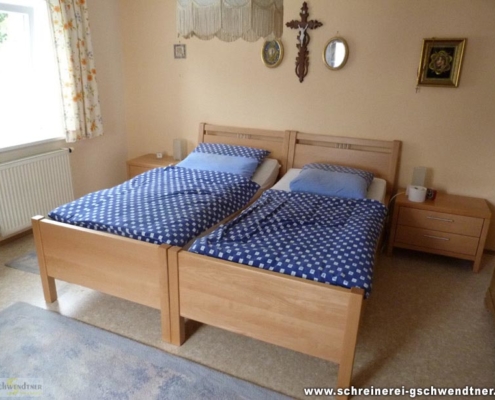 024-schlafzimmerbett-und-nachtkaestchen Schlafzimmerbetten