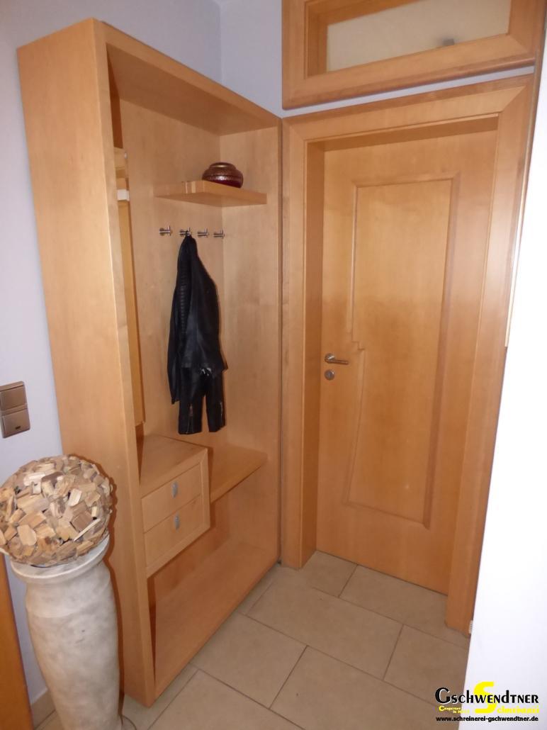 P1040038 Holz Garderobe