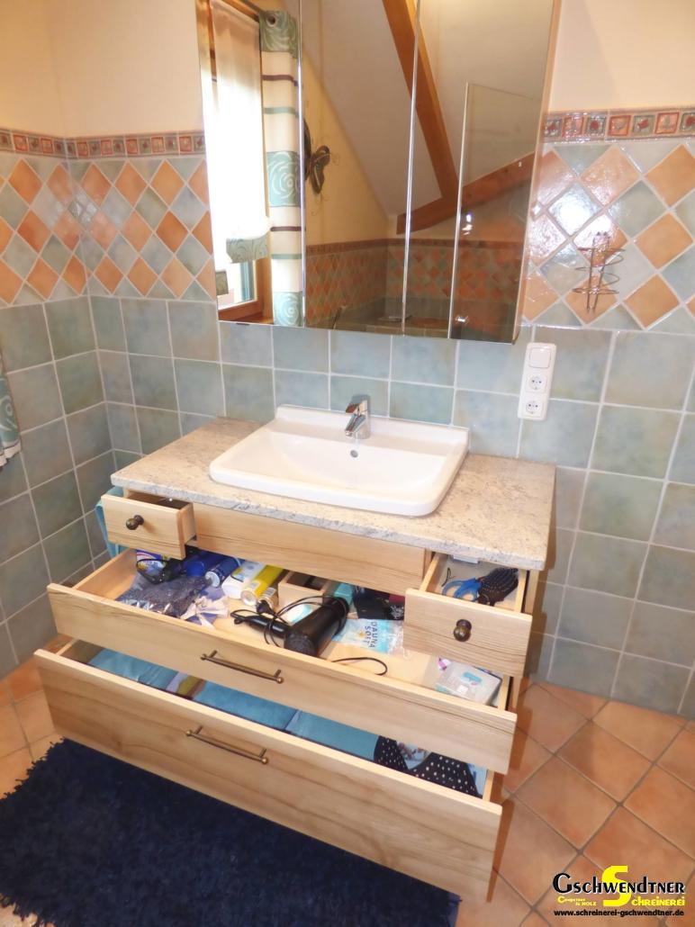 Badschrank Badschrank