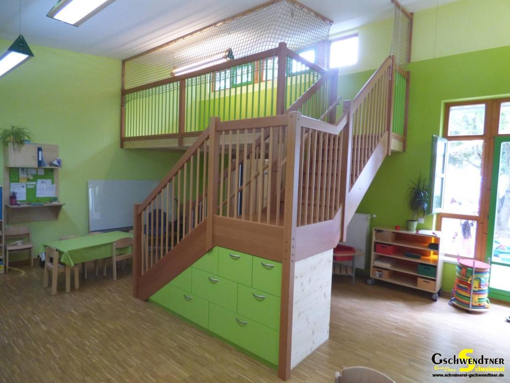 P1040852 Kinderholztreppe