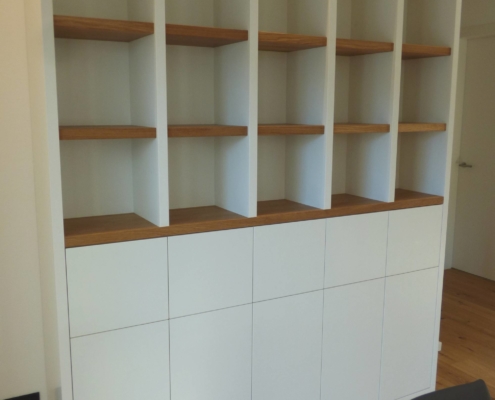 P1050128 geräumiger Schrank