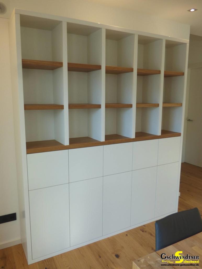 P1050128 geräumiger Schrank