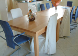 Holztisch