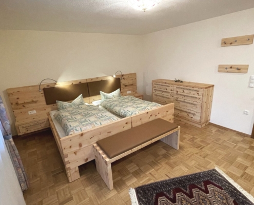 Schlafzimmer Massivholz