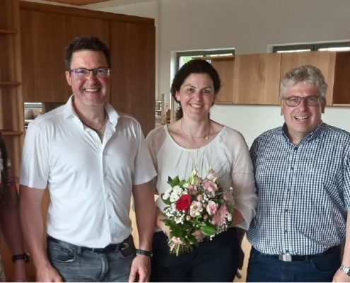 gschwendtner-foto Blumenübergabe Gschwendtner Schreinerei