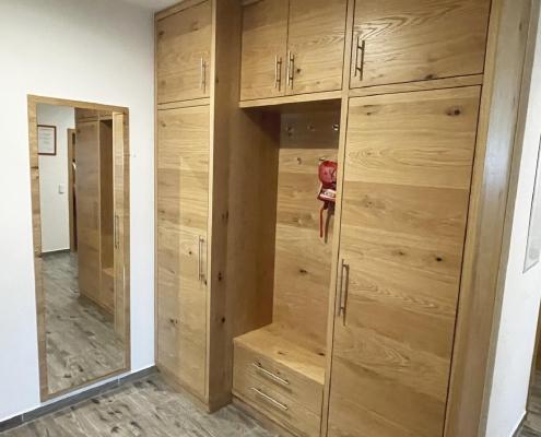 IMG_6454 Massiv Garderobe