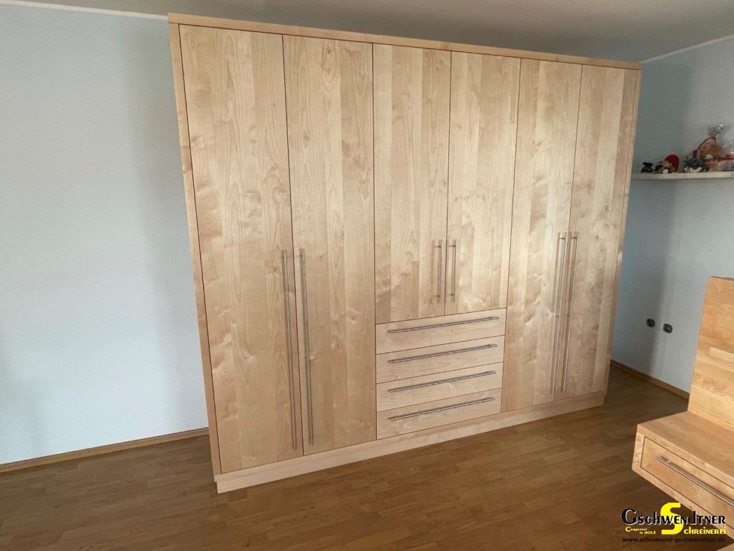 IMG_3029 Schlafzimmer aus Massivholz